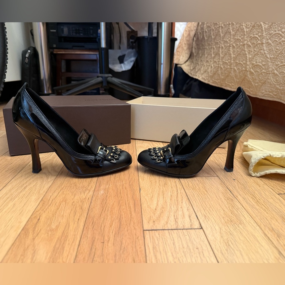 Louis Vuitton Black Patent Heels with Gold Accents - Picture 2 of 7